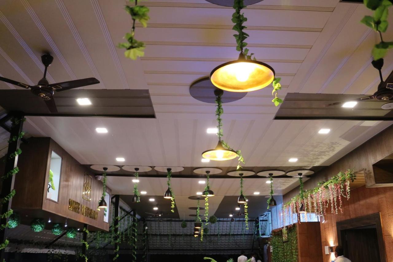 Hotel Shree Palace And Restaurant Ratlām Exterior photo