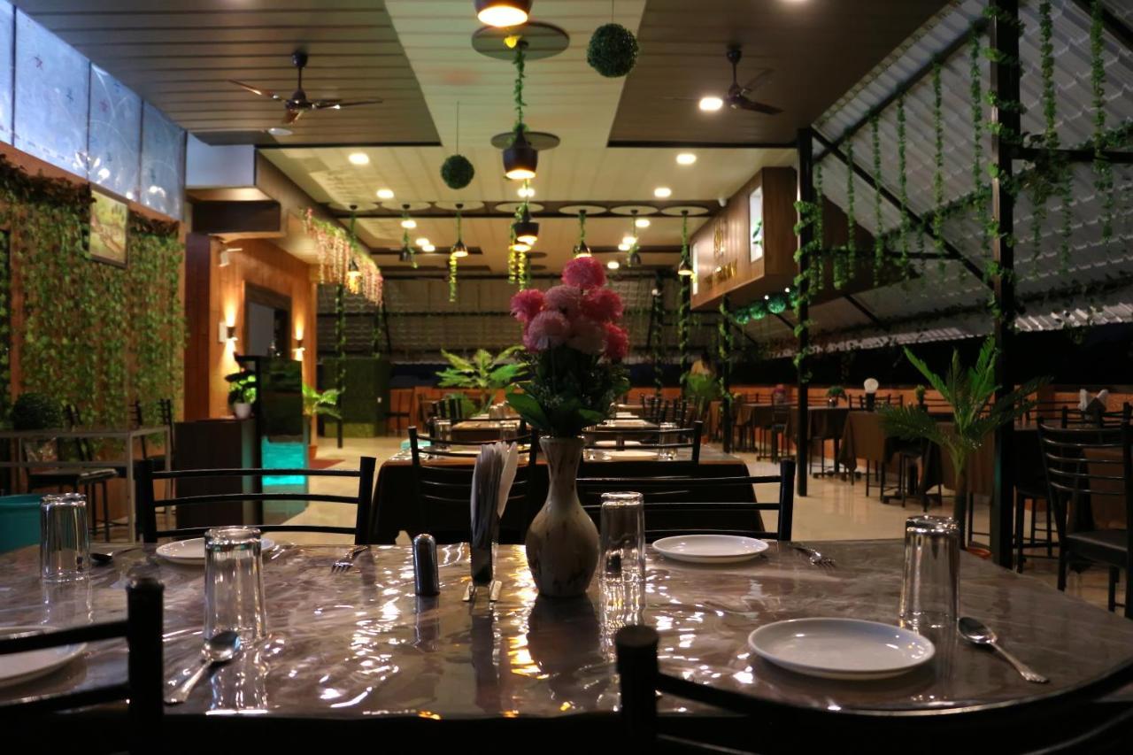 Hotel Shree Palace And Restaurant Ratlām Exterior photo